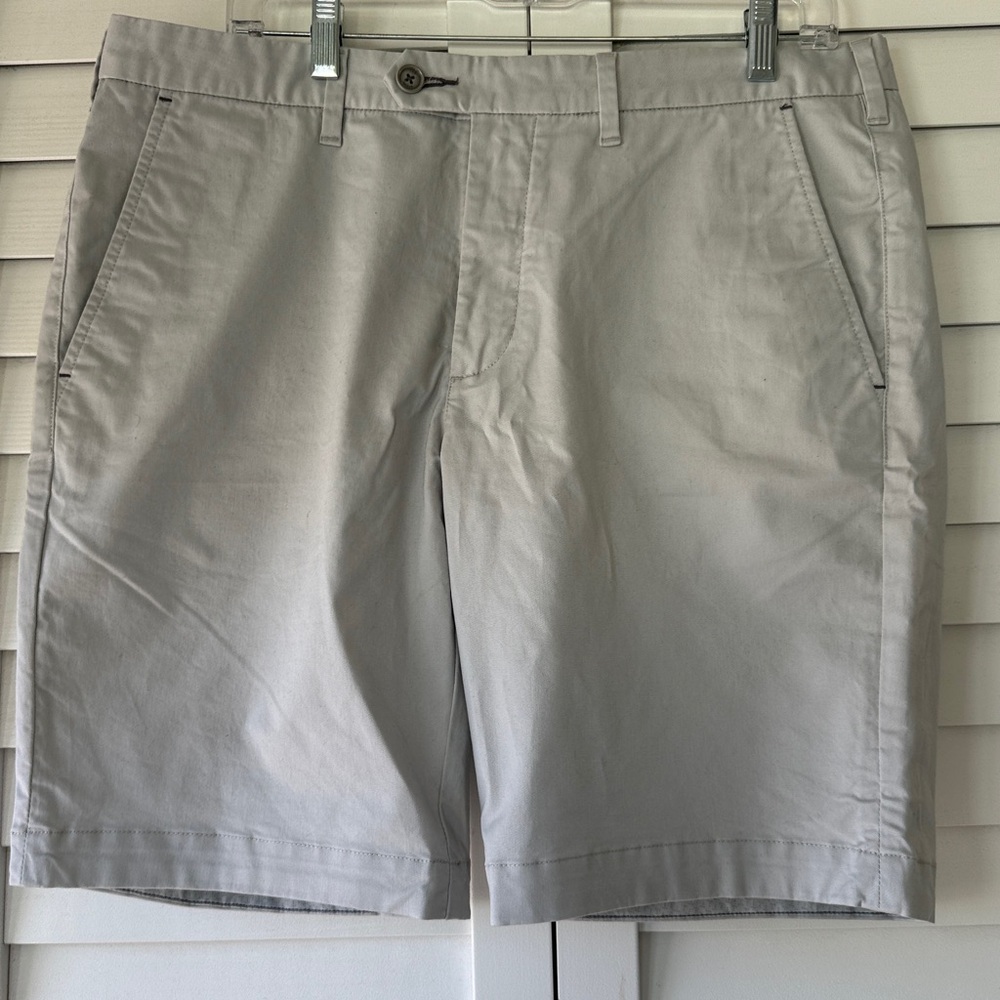 Ted Baker Men's Dove Gray Flat Front Shorts